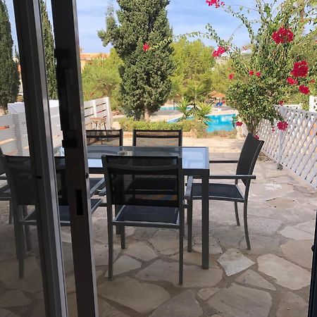 Regina Gardens - Spacious 3 Bed, 2 Bath Maisonette Paphos Eksteriør bilde