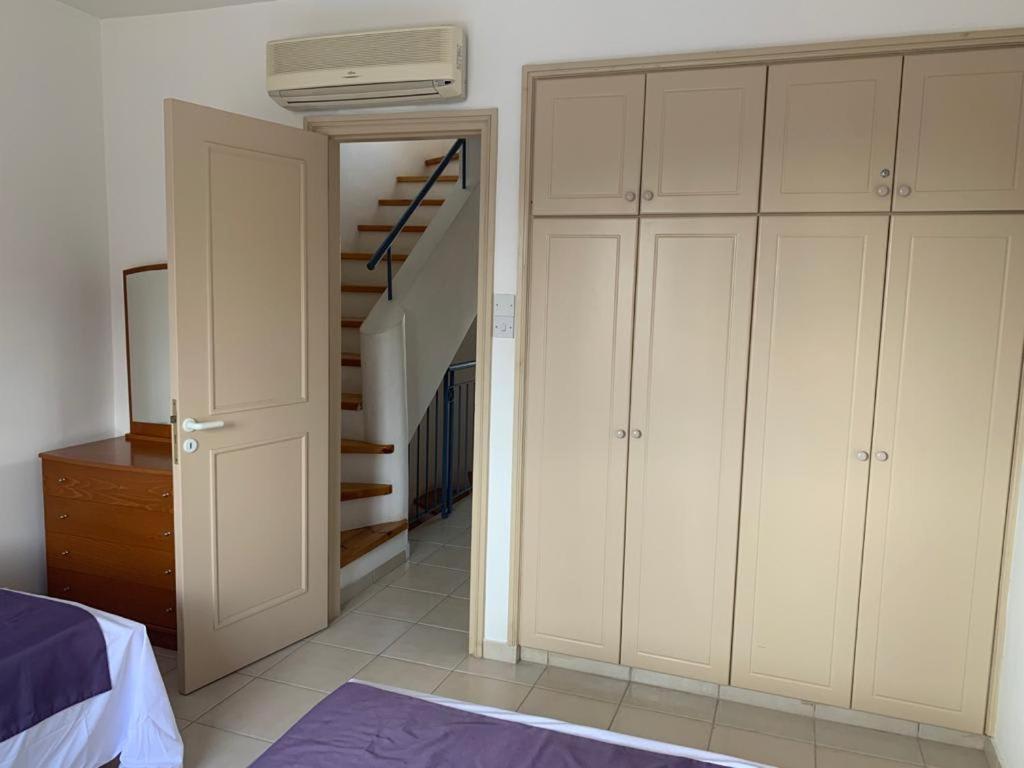 Regina Gardens - Spacious 3 Bed, 2 Bath Maisonette Paphos Eksteriør bilde