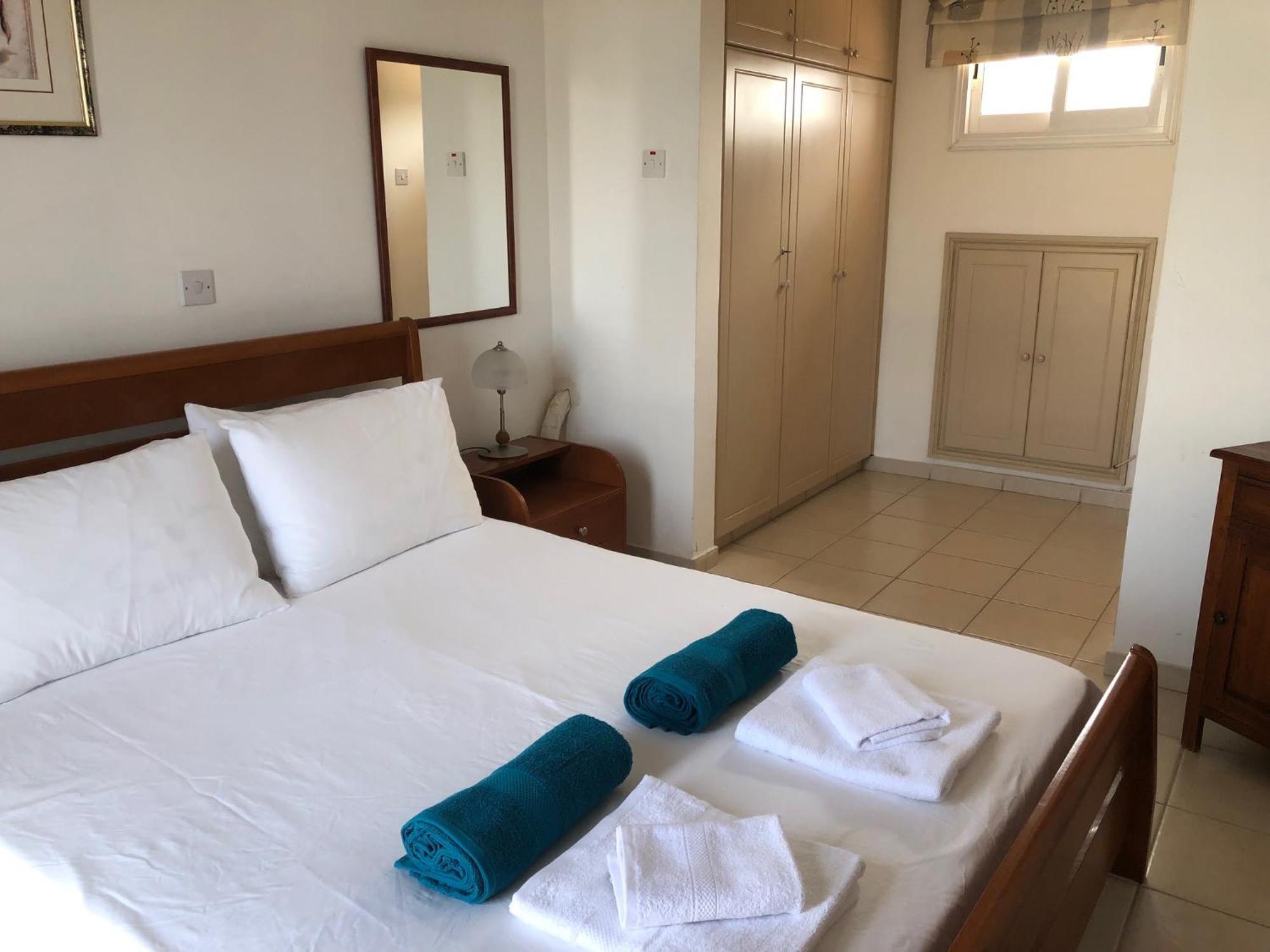 Regina Gardens - Spacious 3 Bed, 2 Bath Maisonette Paphos Eksteriør bilde