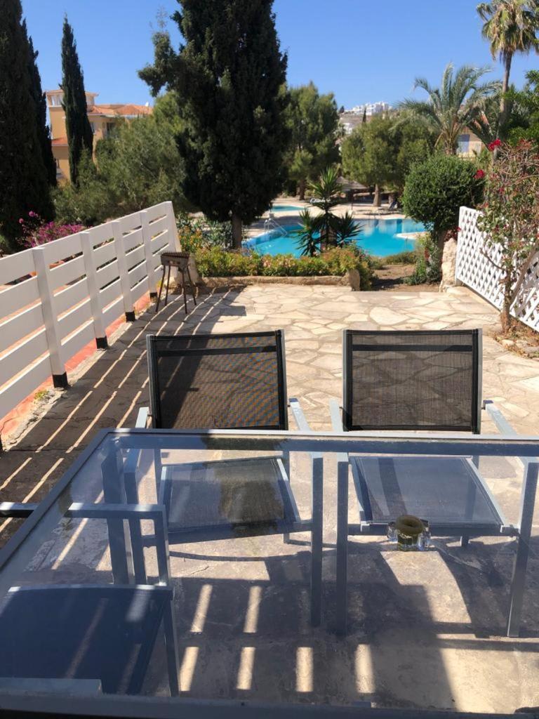 Regina Gardens - Spacious 3 Bed, 2 Bath Maisonette Paphos Eksteriør bilde
