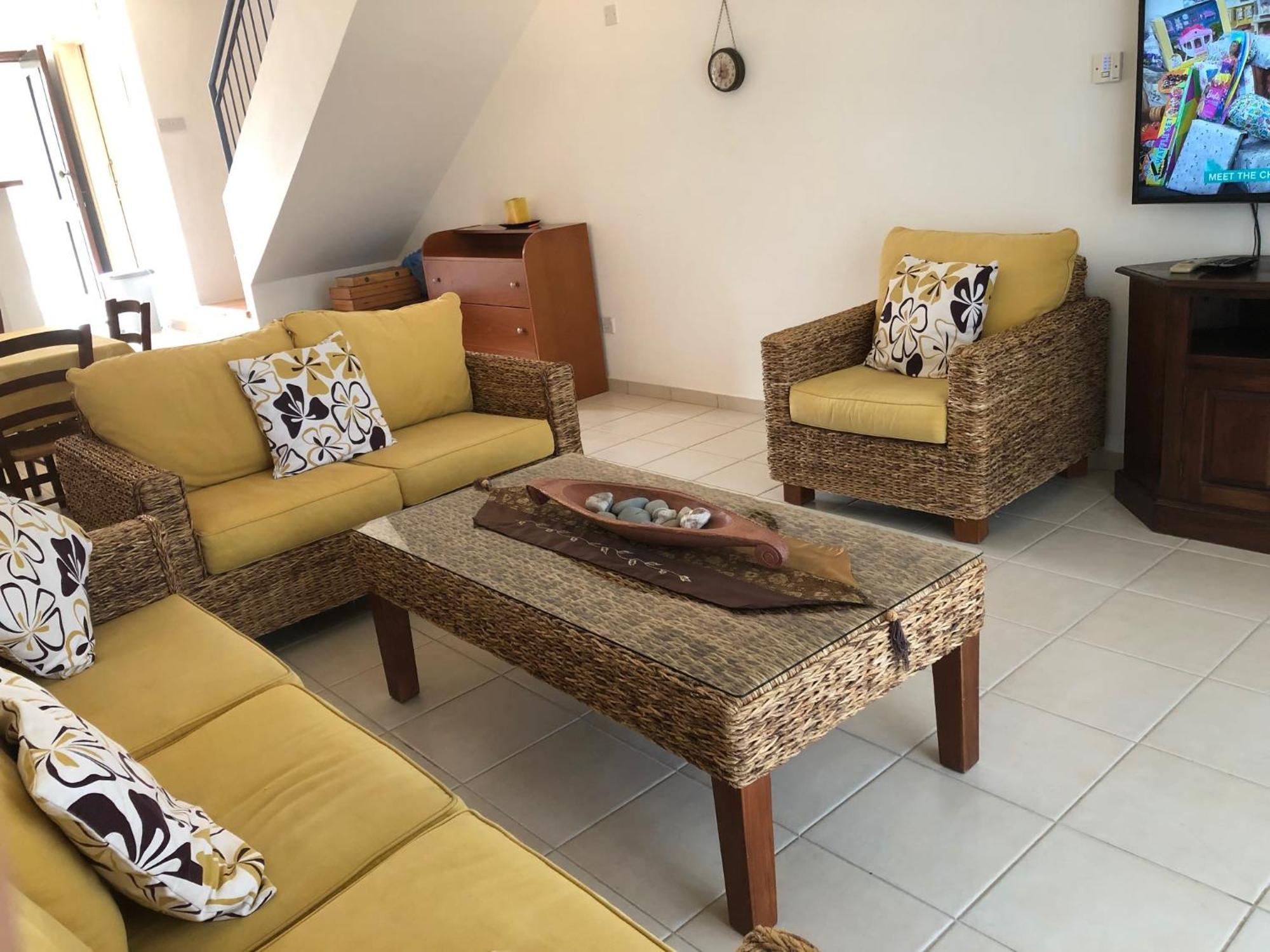 Regina Gardens - Spacious 3 Bed, 2 Bath Maisonette Paphos Eksteriør bilde